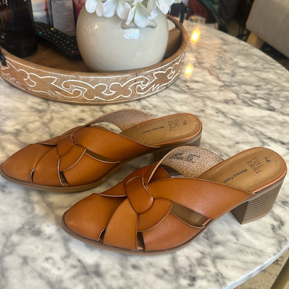 Work heels. Casual or professional kitten heels for work.